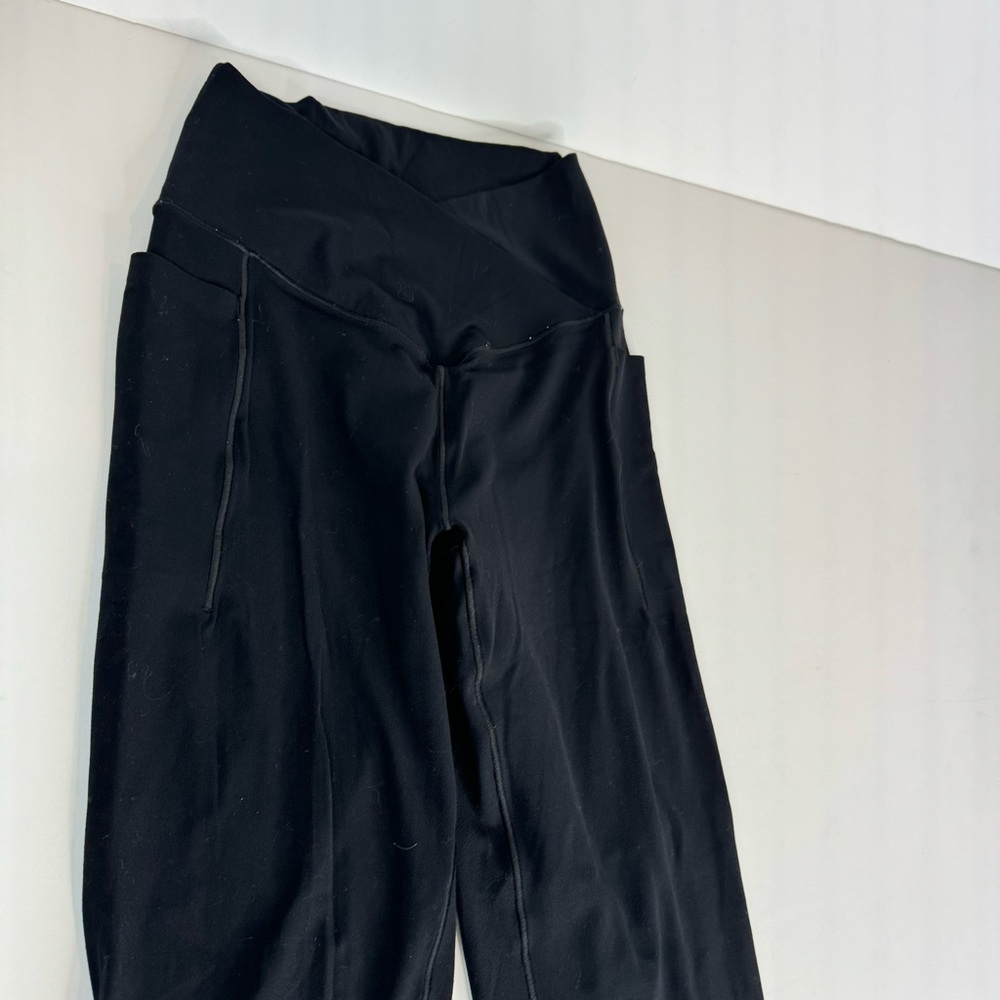 Aerie Offline Real Me Black Leggings crossover Waist Sz M - Picture 5 of 14